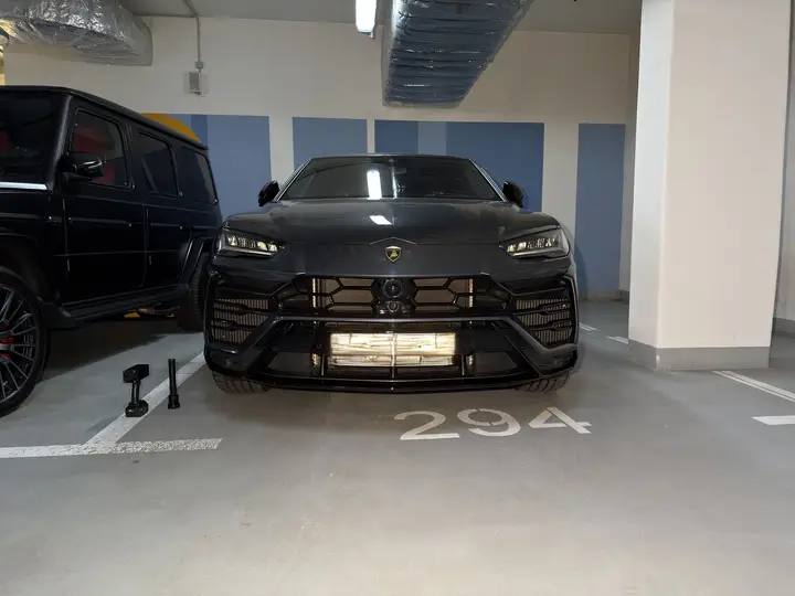 Lamborghini · Urus