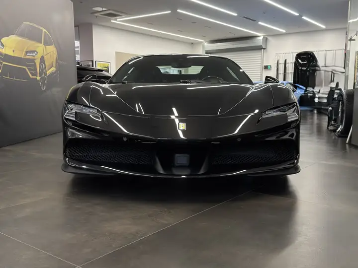 Ferrari · SF90