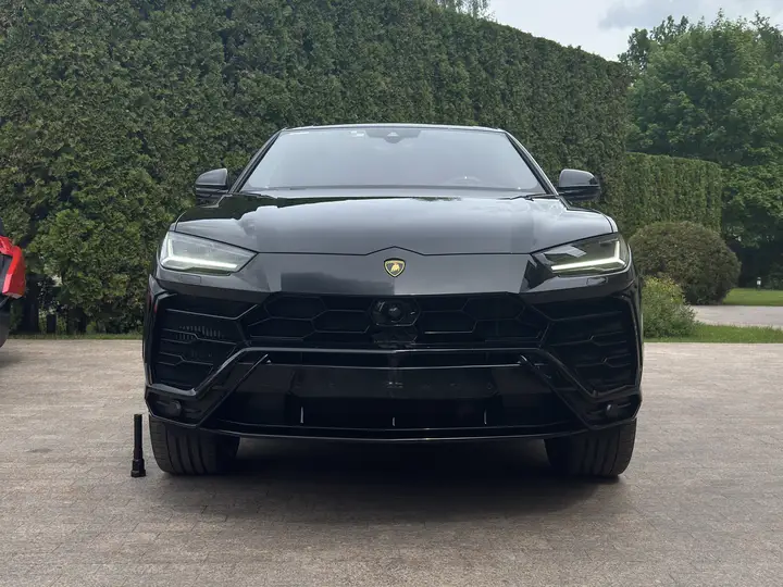Lamborghini · Urus