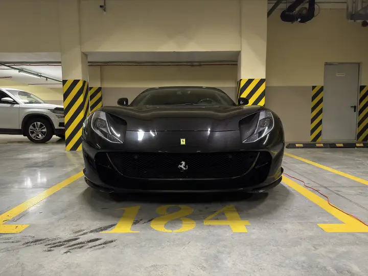 Ferrari · 812