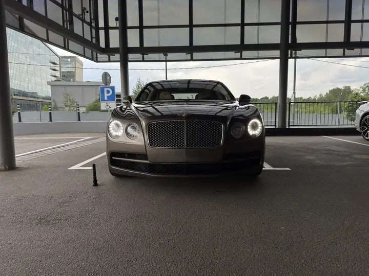 Bentley · Flying Spur