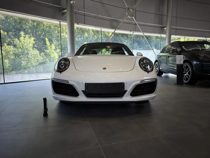 Porsche · 911 · 991 · Carrera 4S