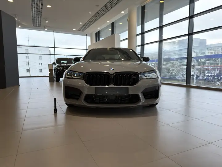 BMW · M5 · F90
