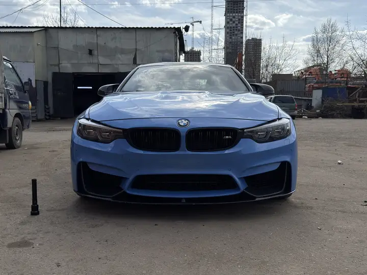 BMW · M4 · F82