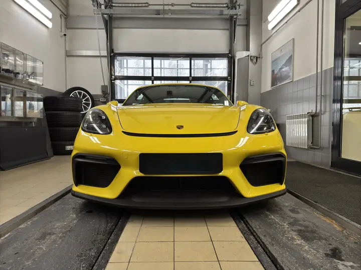 Porsche · Cayman · 982 · GT4