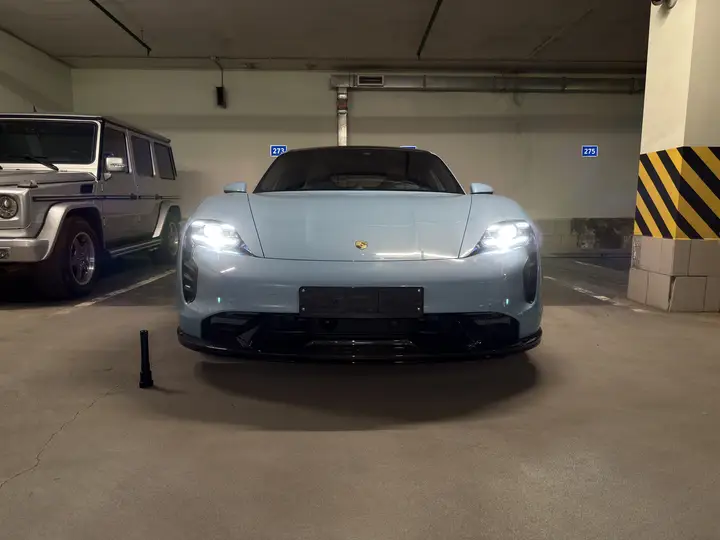 Porsche · Taycan · Turbo