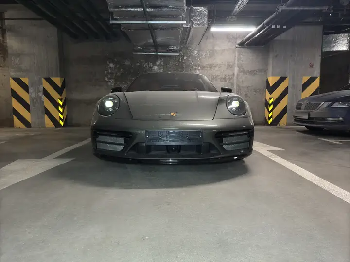 Porsche · 911 · 992