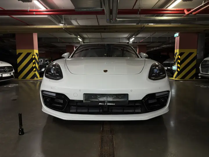 Porsche · Panamera · 971 · Turbo
