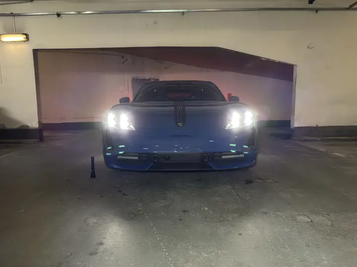 Porsche · Taycan · Turbo