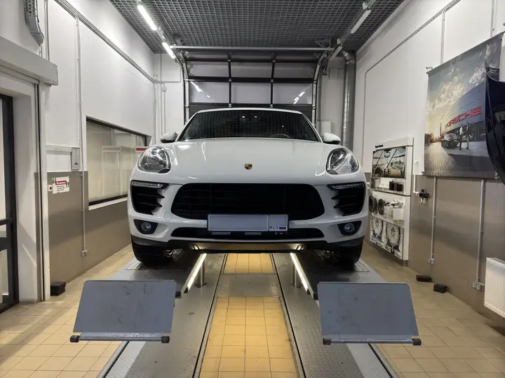 Porsche · Cayenne · 958