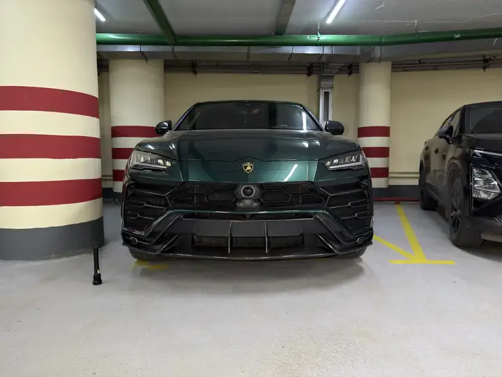 Lamborghini · Urus