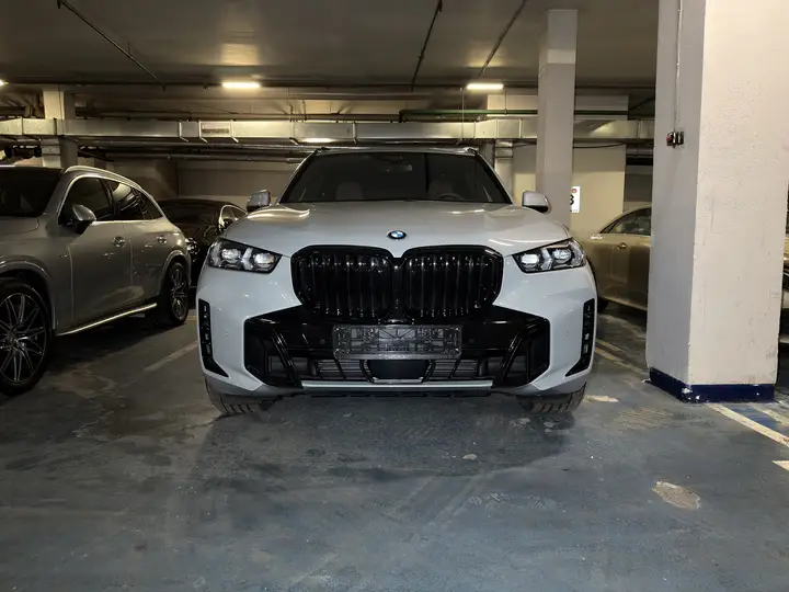 BMW · X5 · G05