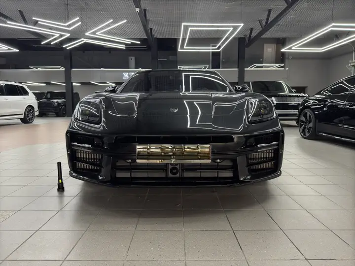 Porsche · Panamera · 976 · Turbo