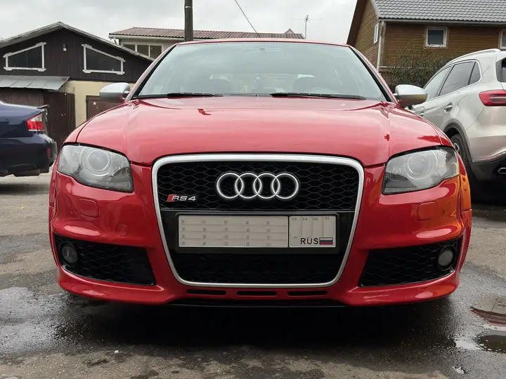 Audi quattro GmbH · RS4 · B7