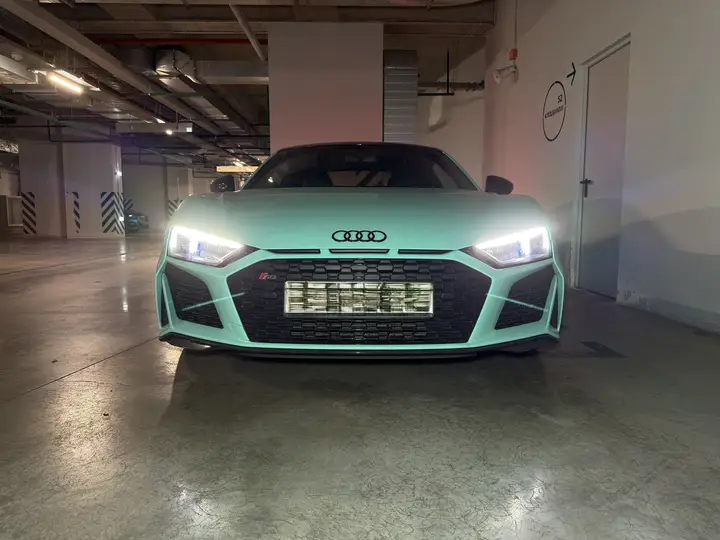 Audi quattro GmbH · R8 · II