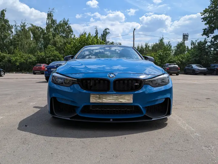 BMW · M4 · F82