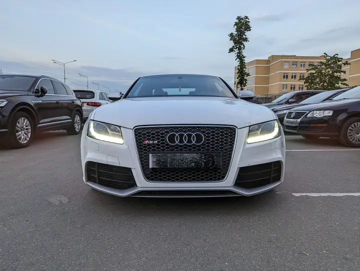 Audi quattro GmbH · RS5 · B8