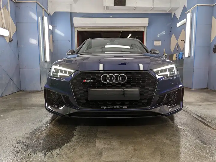Audi quattro GmbH · RS4 · B9
