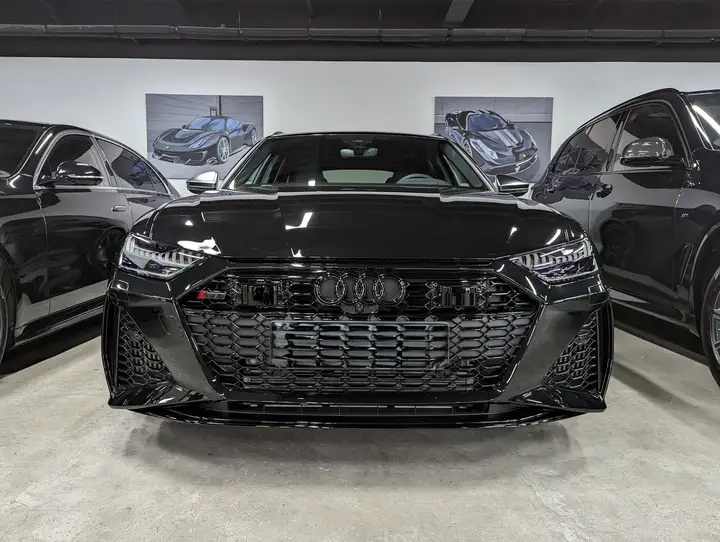 Audi quattro GmbH · RS6 · C8