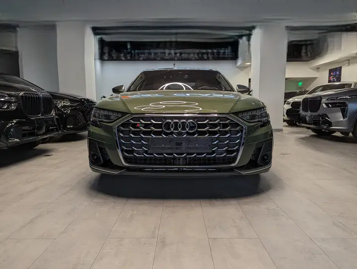 Audi quattro GmbH · S8 · D5