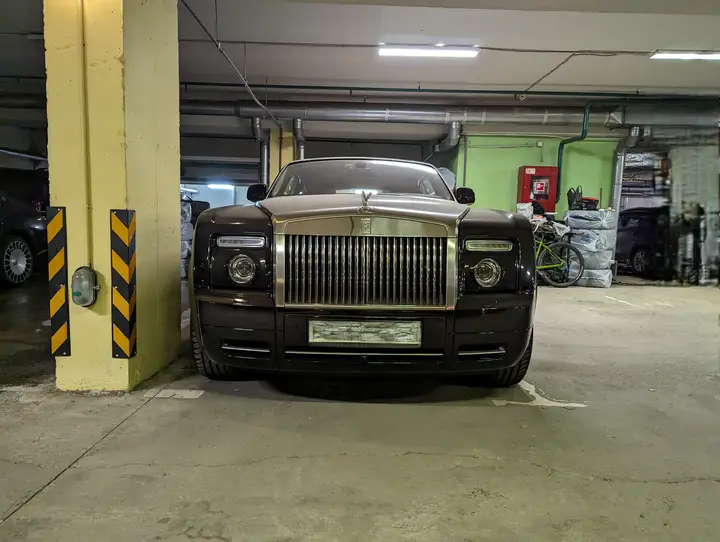 Rolls-Royce · Phantom