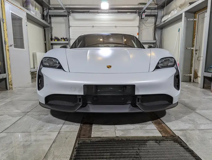 Porsche · Taycan · Turbo