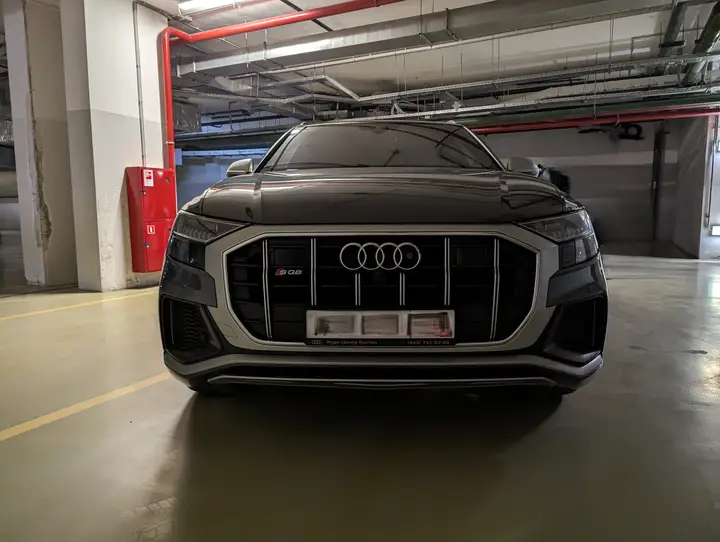 Audi · SQ8