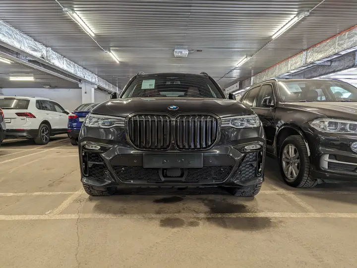 BMW · X7