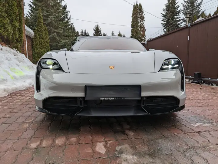 Porsche · Taycan · Turbo