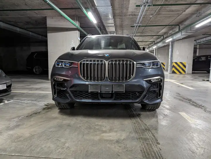 BMW · X7